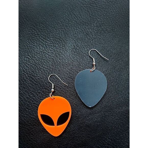 Alien Dangle Earrings - Picture 4 of 4
